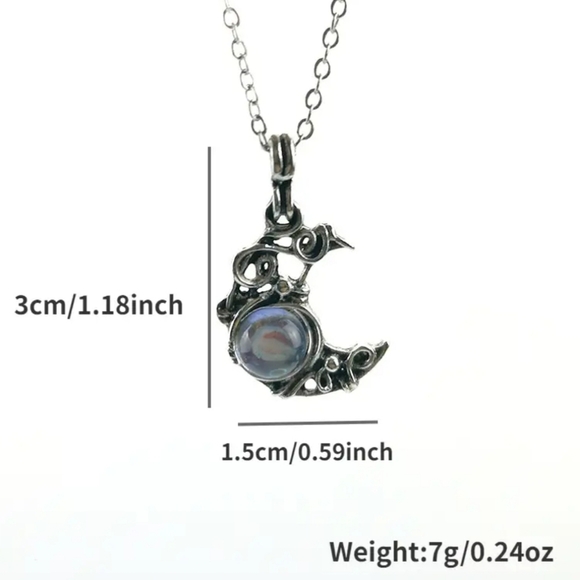 LAST ONE!!! New! Moon charm - Picture 2 of 7